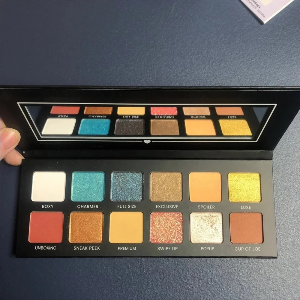 NWOT Boxycharm Hello Charmer Eyeshadow Palette